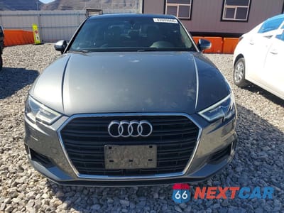 Piąte zdjęcie samochodu w środku: 2018 AUDI A3 PREMIUM VIN:WAUAUGFF2J1022832 - miniatura