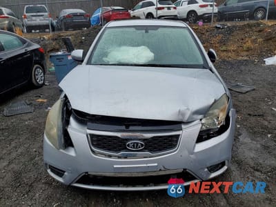 Piąte zdjęcie samochodu w środku: 2011 KIA RIO5 LX VIN:KNADH5A30B6768252 - miniatura