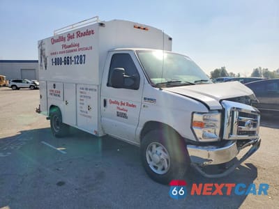 2019 FORD ECONOLINE E350 SUPER DUTY CUTAWAY VAN 1FDWE3F64KDC04137 - główne zdjęcie licytacji z USA - miniatura