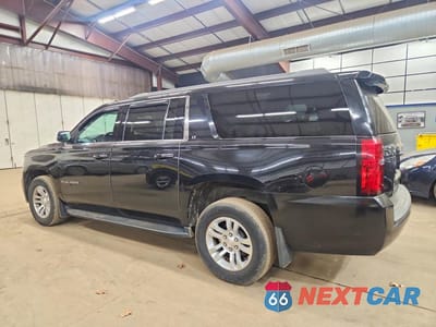 Drugie zdjęcie samochodu z przodu: 2020 CHEVROLET SUBURBAN K1500 LT VIN:1GNSKHKC8LR175631 - miniatura