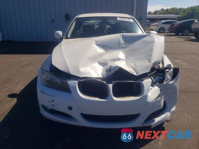 Piąte zdjęcie samochodu w środku: 2011 BMW 328 I VIN:WBAPH7G5XBNM55829 - miniatura