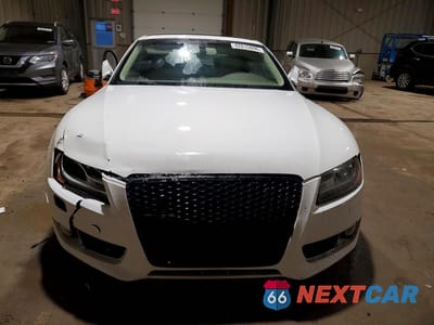 Piąte zdjęcie samochodu w środku: 2010 AUDI A5 PREMIUM PLUS VIN:WAULFAFR5AA007915 - miniatura