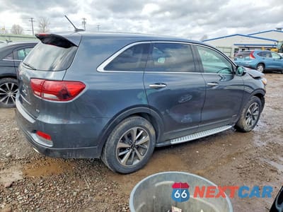 Trzecie zdjęcie samochodu z tyłu: 2020 KIA SORENTO LX V6 VIN:5XYPGDA57LG683616 - miniatura