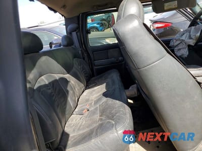 Zdjęcie 10 z 13 samochodu: 2002 CHEVROLET SILVERADO K2500 HEAVY DUTY VIN:1GCHK29132E247412 - miniatura
