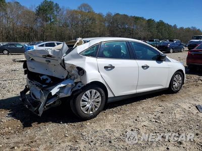 Trzecie zdjęcie samochodu z tyłu: 2013 FORD FOCUS S VIN:1FADP3E24DL349181 - miniatura