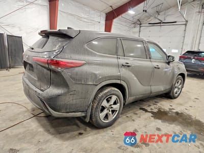 Trzecie zdjęcie samochodu z tyłu: 2021 TOYOTA HIGHLANDER L VIN:5TDCZRBH2MS526496 - miniatura