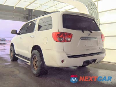 Trzecie zdjęcie samochodu z tyłu: 2012 TOYOTA SEQUOIA LIMITED VIN:5TDJW5G11CS060675 - miniatura