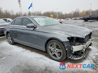 Czwarte zdjęcie samochodu z boku: 2017 MERCEDES-BENZ E 300 4MATIC VIN:WDDZF4KB7HA032838 - miniatura