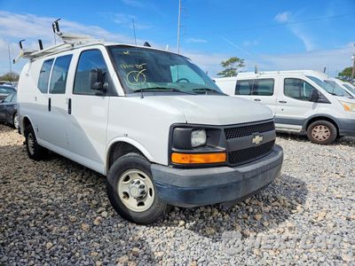 Czwarte zdjęcie samochodu z boku: 2013 CHEV G2500 EXPRESS CARGO VAN VIN:1GCWGFCA5D1190889 - miniatura