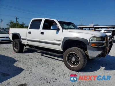 Czwarte zdjęcie samochodu z boku: 2001 CHEVROLET SILVERADO K2500 HEAVY DUTY VIN:1GCHK23U11F162774 - miniatura