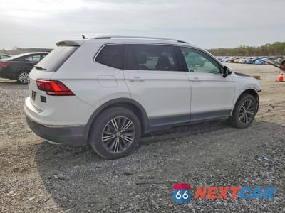 Trzecie zdjęcie samochodu z tyłu: 2019 VOLKSWAGEN TIGUAN SE VIN:3VV3B7AX6KM065366 - miniatura