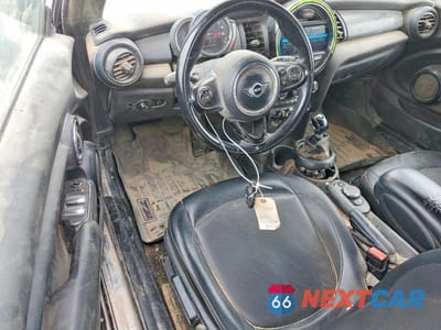 Zdjęcie 8 z 11 samochodu: 2019 MINI COOPER VIN:WMWWG5C54K3D01608 - miniatura