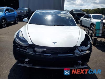 Piąte zdjęcie samochodu w środku: 2023 TESLA MODEL 3 VIN:5YJ3E1EA5PF458215 - miniatura