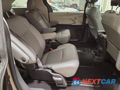 Zdjęcie 11 z 13 samochodu: 2021 TOYOTA SIENNA XLE 7-PASSENGER VIN:5TDJSKFC1MS019428 - miniatura
