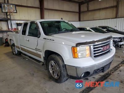 Czwarte zdjęcie samochodu z boku: 2008 GMC SIERRA K1500 VIN:2GTEK190781273266 - miniatura