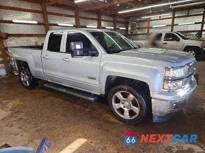 Czwarte zdjęcie samochodu z boku: 2015 CHEVROLET SILVERADO C1500 LT VIN:1GCRCREC3FZ149139 - miniatura