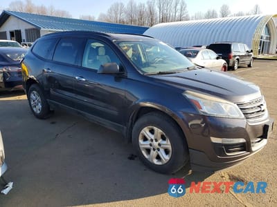 Czwarte zdjęcie samochodu z boku: 2016 CHEVROLET TRAVERSE LS VIN:1GNKVFED6GJ162753 - miniatura