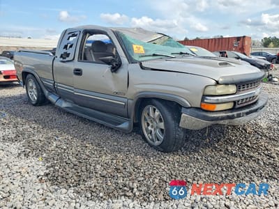 Czwarte zdjęcie samochodu z boku: 1999 CHEVROLET SILVERADO C1500 VIN:2GCEC19T2X1138105 - miniatura