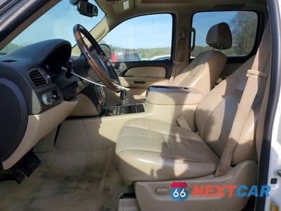 Zdjęcie 7 z 12 samochodu: 2007 GMC YUKON XL DENALI VIN:1GKFK66827J364613 - miniatura