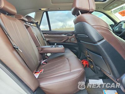 Zdjęcie 11 z 14 samochodu: 2016 BMW X5 XDR40E VIN:5UXKT0C53G0S76866 - miniatura