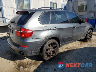 Trzecie zdjęcie samochodu z tyłu: 2013 BMW X5 XDRIVE35I VIN:5UXZV4C51D0B15754 - miniatura