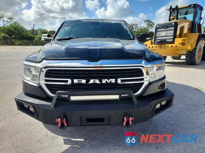 Piąte zdjęcie samochodu w środku: 2021 RAM 1500 BIG HORN VIN:1C6RREFT2MN574269 - miniatura