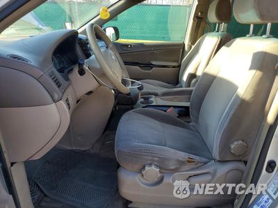 Zdjęcie 7 z 14 samochodu: 2004 TOYOTA SIENNA LE 8 PASSENGER VIN:5TDZA23C24S076263 - miniatura