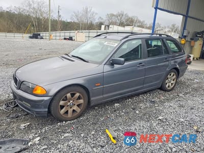 2013 BMW 323 I WBAAR3349YJM02855 - główne zdjęcie licytacji z USA - miniatura