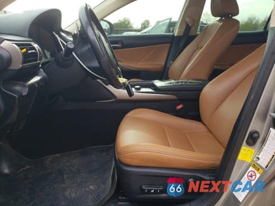 Zdjęcie 7 z 11 samochodu: 2016 LEXUS IS 200T BASE VIN:JTHBA1D28G5018720 - miniatura