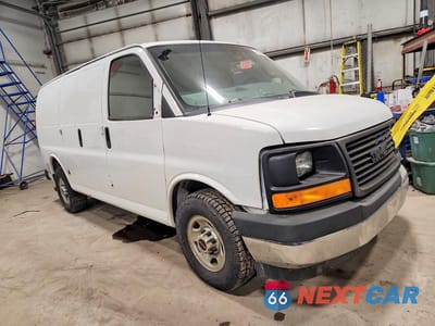 Czwarte zdjęcie samochodu z boku: 2017 GMC SAVANA G2500 VIN:1GTW7AFF7H1315830 - miniatura