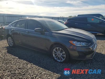 Czwarte zdjęcie samochodu z boku: 2020 FORD FUSION SE VIN:3FA6P0LU6LR266654 - miniatura