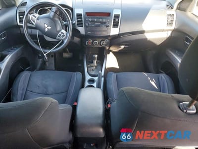 Zdjęcie 8 z 12 samochodu: 2008 MITSUBISHI OUTLANDER ES VIN:JA4LS21W98Z009657 - miniatura