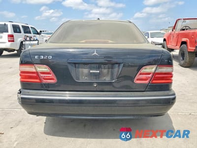 Zdjęcie 6 z 11 samochodu: 2002 MERCEDES-BENZ E 320 VIN:WDBJF65J02B449434 - miniatura