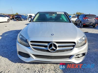 Piąte zdjęcie samochodu w środku: 2016 MERCEDES-BENZ C 300 VIN:55SWF4JB8GU132000 - miniatura