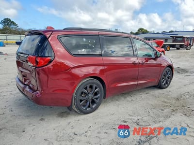 Trzecie zdjęcie samochodu z tyłu: 2019 CHRYSLER PACIFICA TOURING PLUS VIN:2C4RC1FG1KR733062 - miniatura