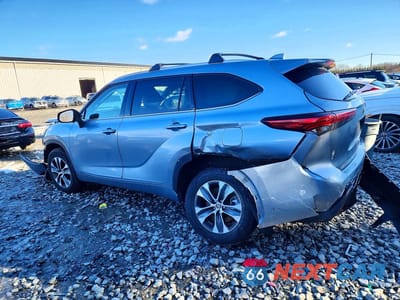 Drugie zdjęcie samochodu z przodu: 2022 TOYOTA HIGHLANDER XLE VIN:5TDHZRBH3NS233195 - miniatura