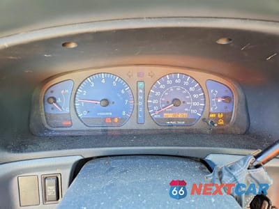 Zdjęcie 9 z 12 samochodu: 2002 TOYOTA SIENNA LE VIN:4T3ZF13CX2U480855 - miniatura