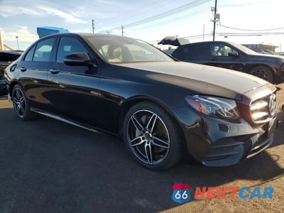 Czwarte zdjęcie samochodu z boku: 2019 MERCEDES-BENZ E 300 VIN:WDDZF4JB1KA591083 - miniatura