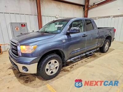 2010 TOYOTA TUNDRA GRADE 5TFUM5F11AX002996 - główne zdjęcie licytacji z USA - miniatura
