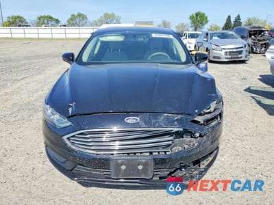 Piąte zdjęcie samochodu w środku: 2017 FORD FUSION S VIN:3FA6P0G74HR158092 - miniatura