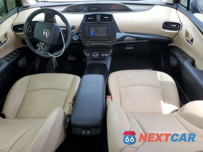 Zdjęcie 8 z 14 samochodu: 2019 TOYOTA PRIUS XLE VIN:JTDKARFU6K3079406 - miniatura