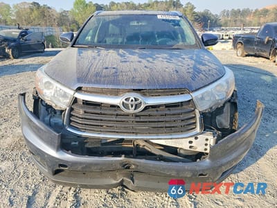 Piąte zdjęcie samochodu w środku: 2016 TOYOTA HIGHLANDER XLE VIN:5TDKKRFH8GS133262 - miniatura