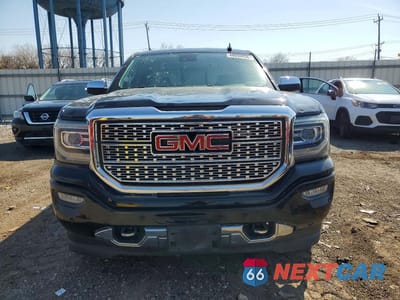 Piąte zdjęcie samochodu w środku: 2018 GMC SIERRA K1500 DENALI VIN:3GTU2PEJ0JG549104 - miniatura
