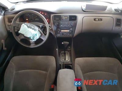 Zdjęcie 8 z 12 samochodu: 2001 HONDA ACCORD LX VIN:1HGCF86601A031669 - miniatura