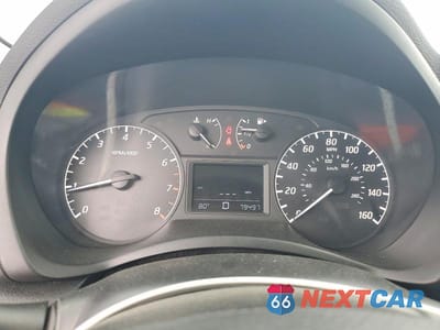 Zdjęcie 9 z 13 samochodu: 2017 NISSAN SENTRA S VIN:3N1AB7AP2HY406160 - miniatura