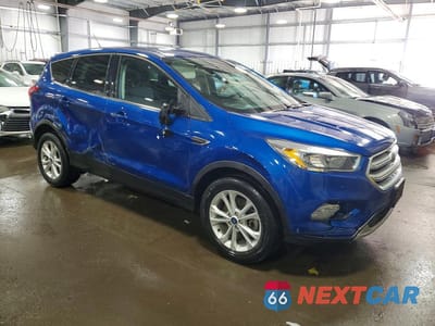 Czwarte zdjęcie samochodu z boku: 2019 FORD ESCAPE SE VIN:1FMCU9GD5KUA71765 - miniatura