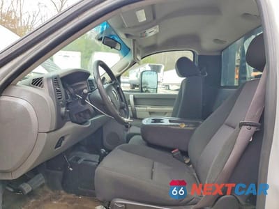 Zdjęcie 7 z 11 samochodu: 2012 CHEVROLET SILVERADO FLATBED TRUCK VIN:1GB3KZCG9CF149212 - miniatura