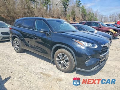 Czwarte zdjęcie samochodu z boku: 2020 TOYOTA HIGHLANDER XLE VIN:5TDGZRBH9LS504284 - miniatura
