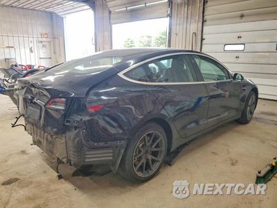 Trzecie zdjęcie samochodu z tyłu: 2019 TESLA MODEL 3 VIN:5YJ3E1EAXKF395959 - miniatura
