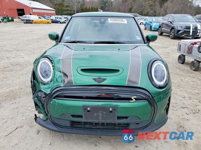 Piąte zdjęcie samochodu w środku: 2023 MINI COOPER SE VIN:WMW13DJ09P2T83465 - miniatura